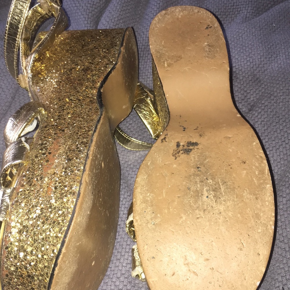 SOLD 1970s Groovy Authentic Disco Platforms GOLD - Picture 4 of 4